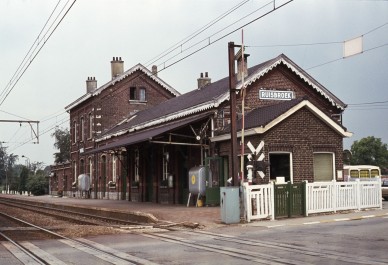 Ruisbroek - SNCB K04345-006 (2).jpg